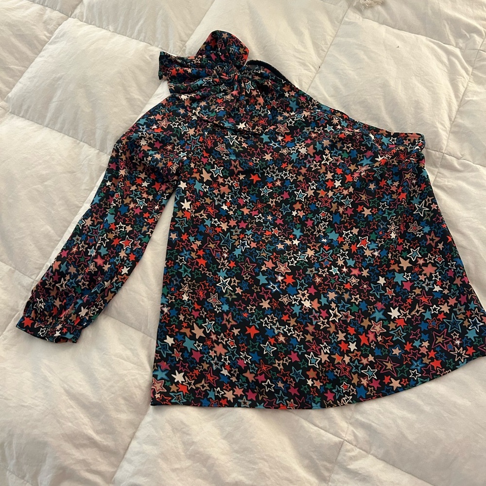 J crew one sleeve with bow star top